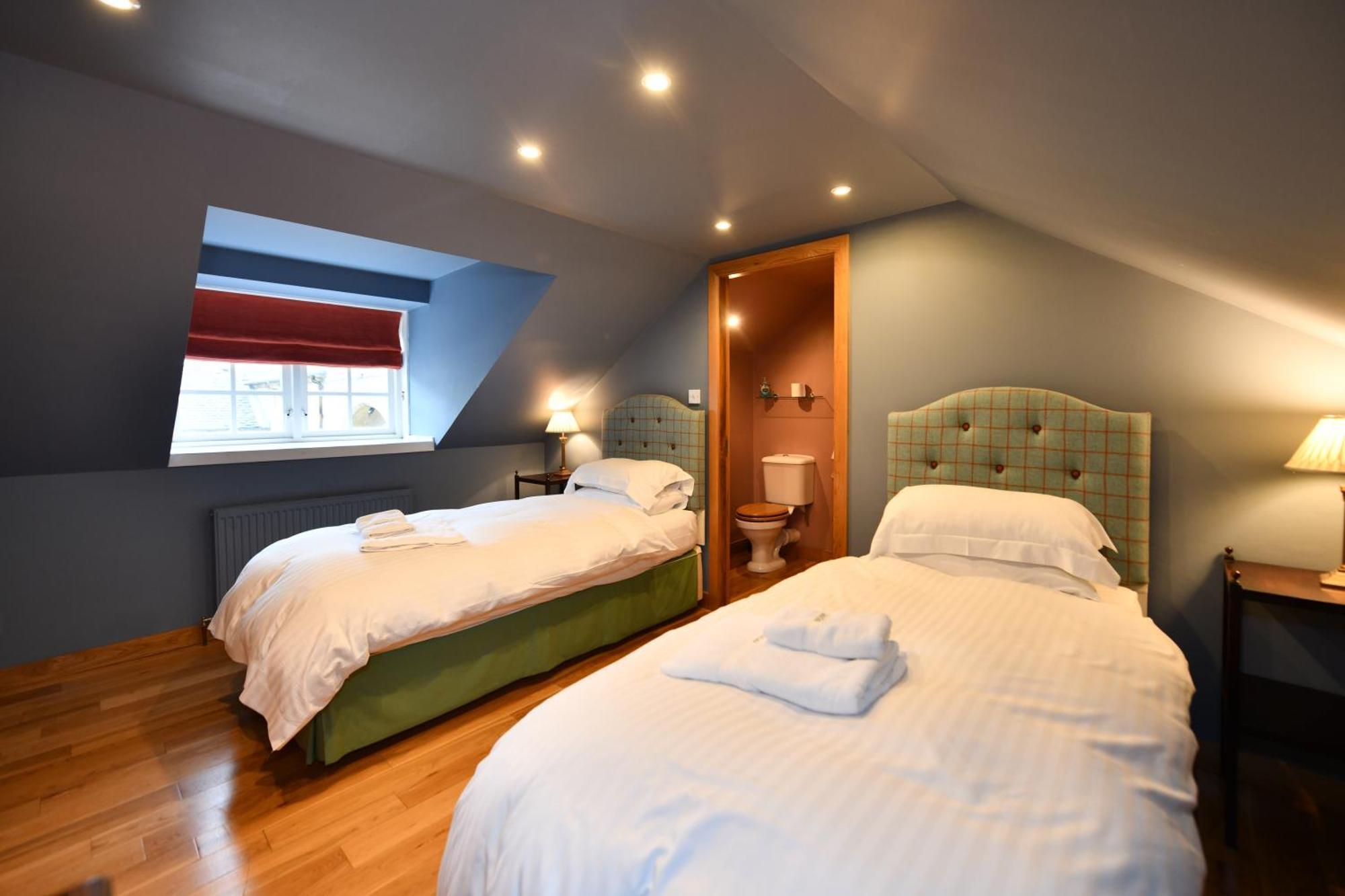 Cloncaird Castle Estate Cottages Maybole Ngoại thất bức ảnh